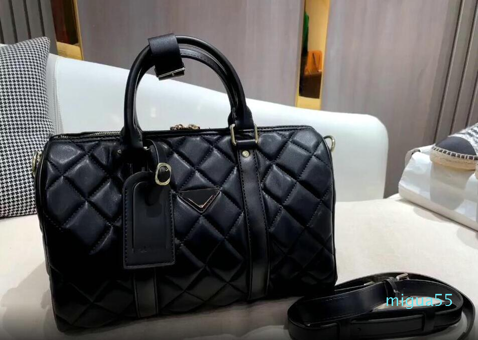 

Classic 33CM Diamond Travel bag Clutch Handbags Lady designer Crossbody Messenger Shoulder Bags Men Women luggage Tote Purse, Black