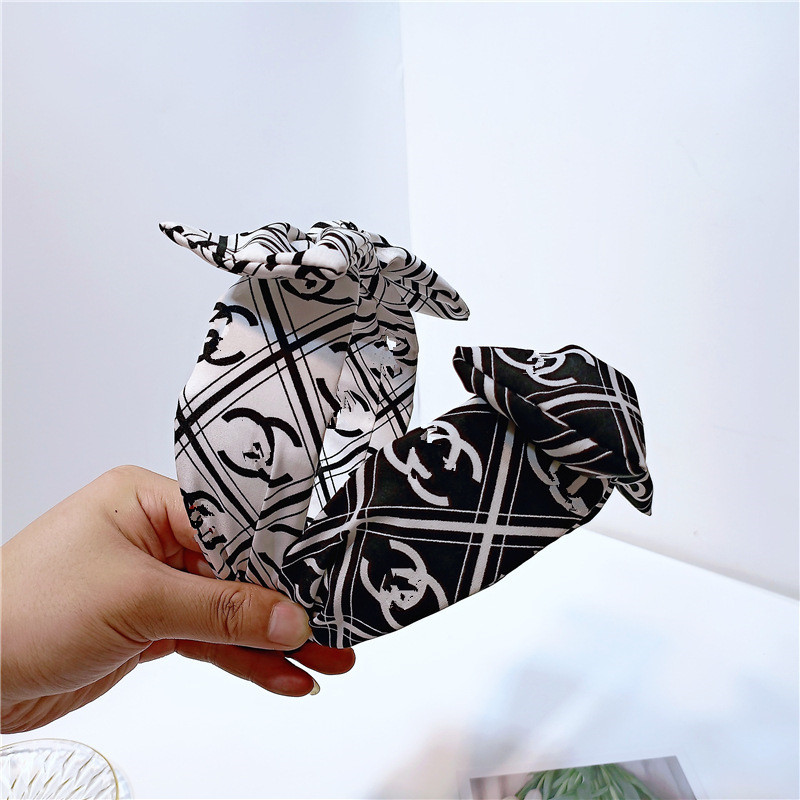 

Fashion retro black and white hair accessories hair band elegant fabric wide bow headband pressure hair