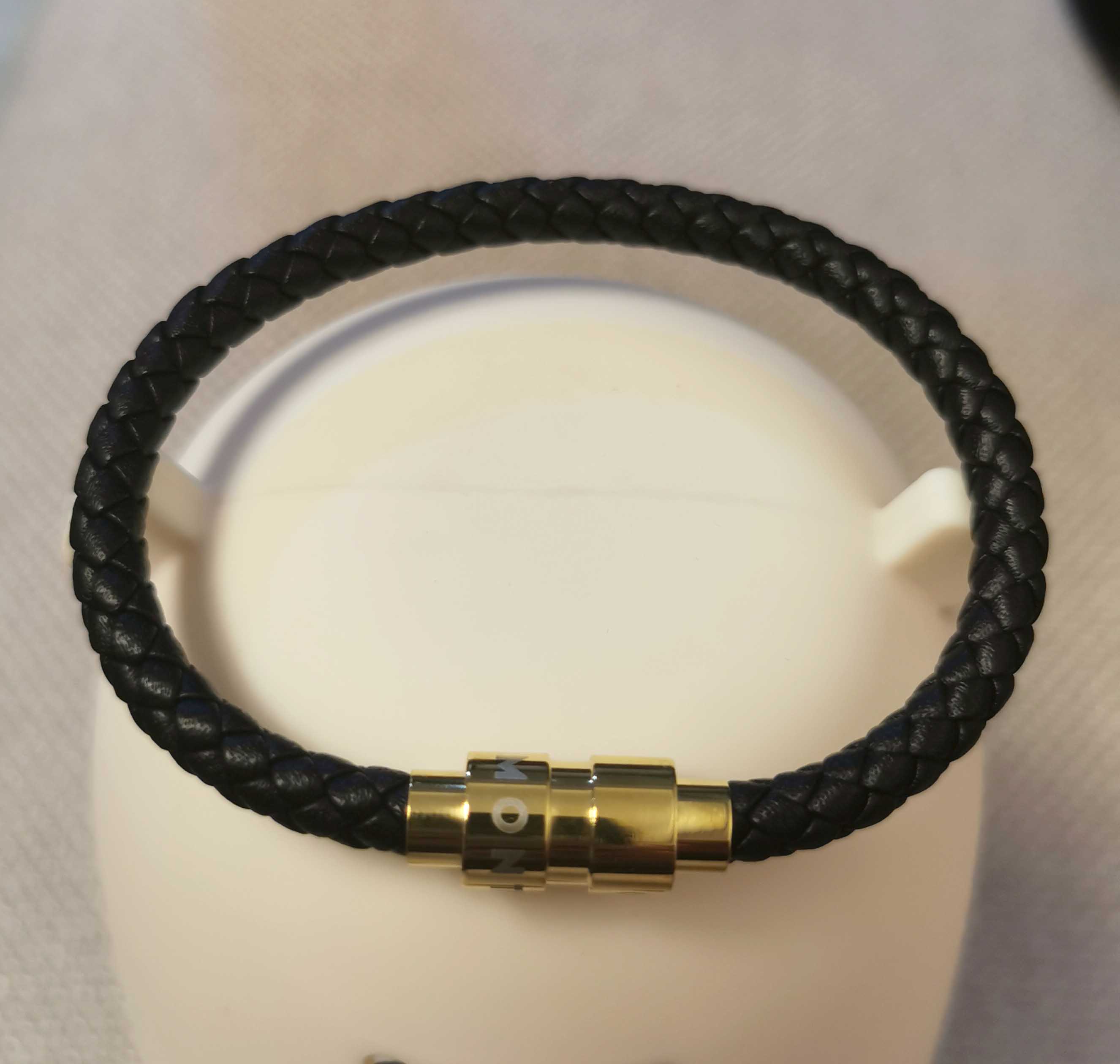 

2021 Top quality 18k gold clasp bracelet with genuine leather for women engagement jewelry gift PS4443