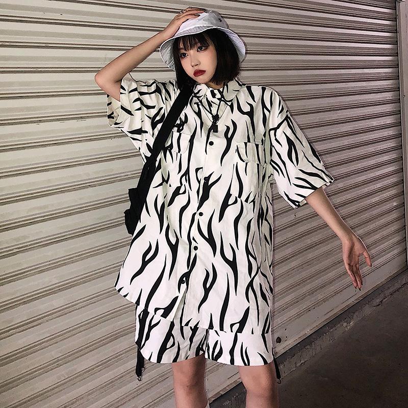 

Women's Tracksuits Harajuku Stripe Loose Short Sleeve Turn Down Collar Tops Women Elastic Waist Female Shorts 2 Piece Set Summer Streetwear, Like picture