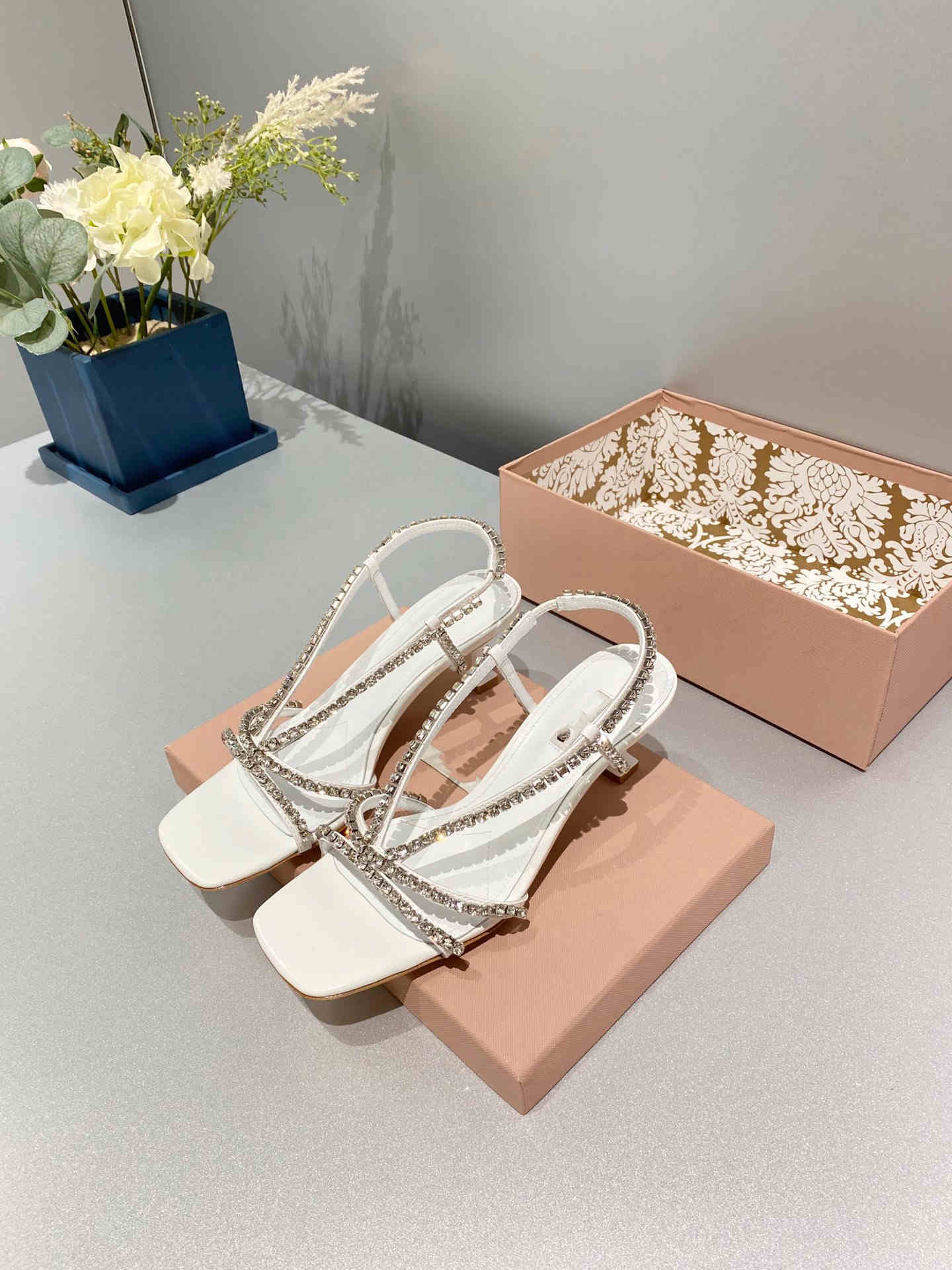 

Fashionable temperament sandals women 2021 summer square toe all-match stiletto rhinestone back empty Roman shoes female trend, Black