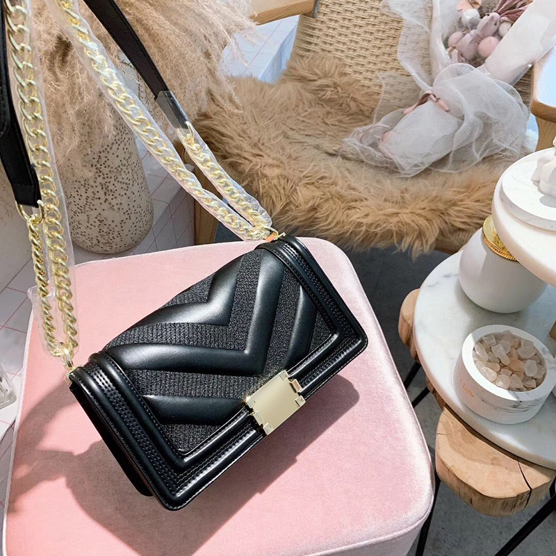 

Women Luxurys Designers Bags 2021 original box lambs patent leather handbag shoulder chain lulu wallet fashion underarm bag personality students clutch wholesale, Black