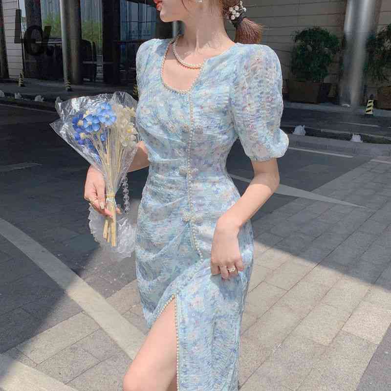 

Summer Vintage Blue Floral Print Pearl Deails Side Split Slim Dress Short Puff Sleeve Qipao Party Long Maxi 210519