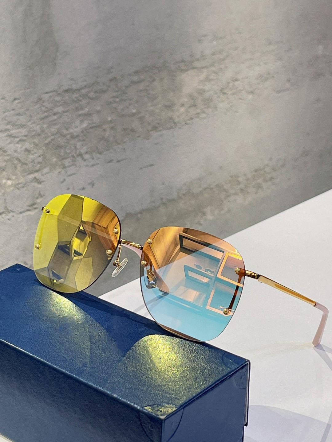 

Classic retro mens sunglasses fashion design womens glasses luxury brand designer eyeglass top quality Simple business style uv400 with case Z3088 size 60-16-140