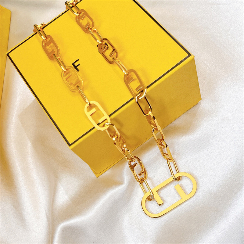 

F Pendant Men Luxury Necklaces Designer For Women Designers Womens Luxurys Necklace Mens Hip Hop Fashion Senior