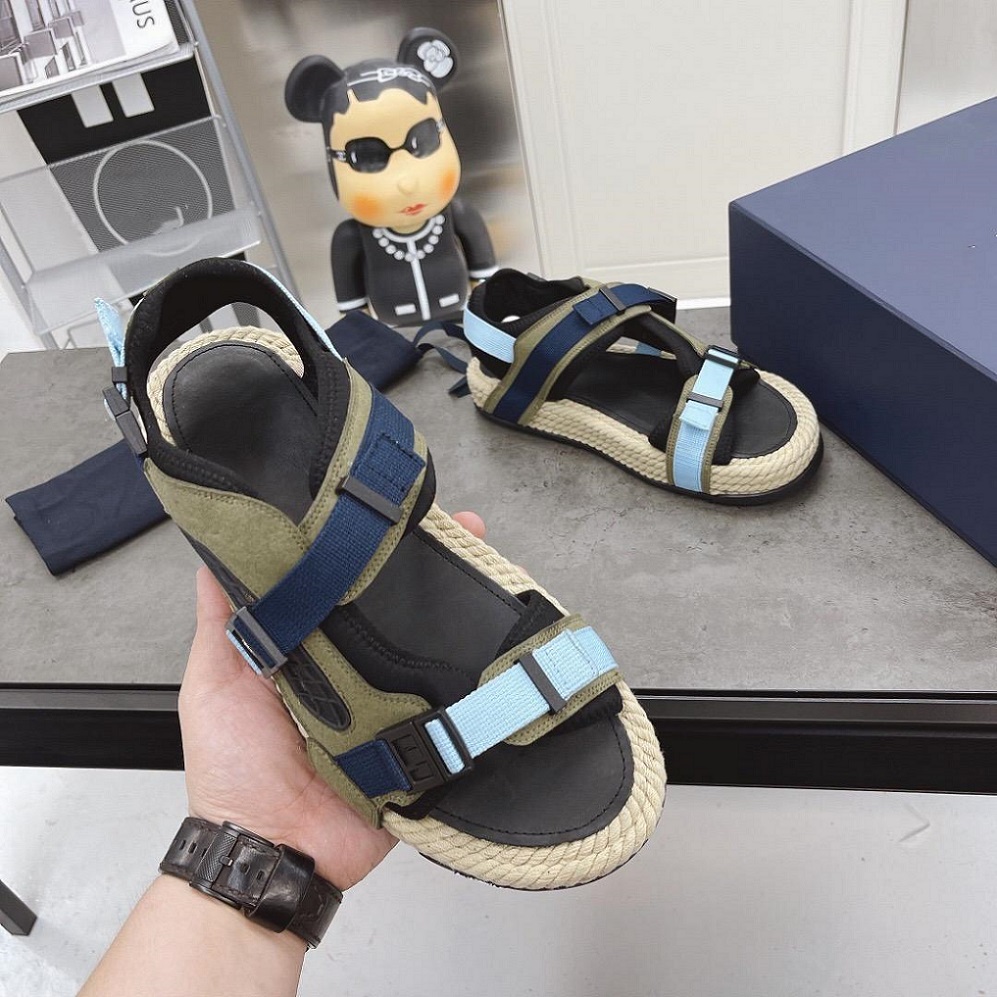 

2021 new beach sandals straw woven Velcro for men and women couples splicing color matching daily casual open toe twine retro old shoes, Black