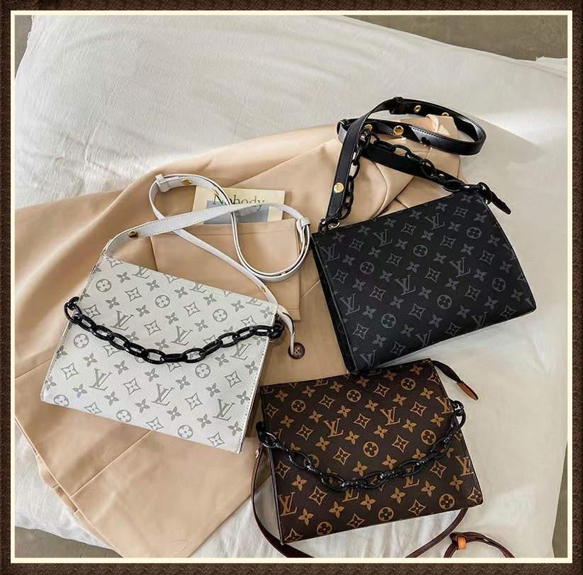 

LV LOUIS bag VITTON Ladies Fashion Underarm Envelope Small Square Bag Chain Broadband Handheld Single Shoulder Messenger Bag, Red;black