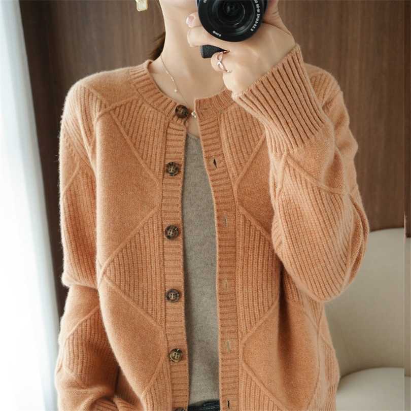 

Spring And Autumn Loose Large Size Sweater Ladies Knit Jacket Stitching Pure Color Button Knitted Cardigan Sweter Vintagr 211018, Pink