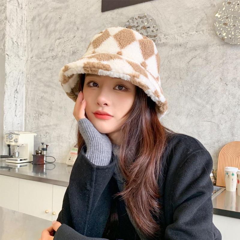 

Wide Brim Hats Faux Fur Fluffy Hat For Women Girl Bucket Winter Outdoor Travel Tie Dye Plaid Panama Thick Warm Velvet Fisherman, White