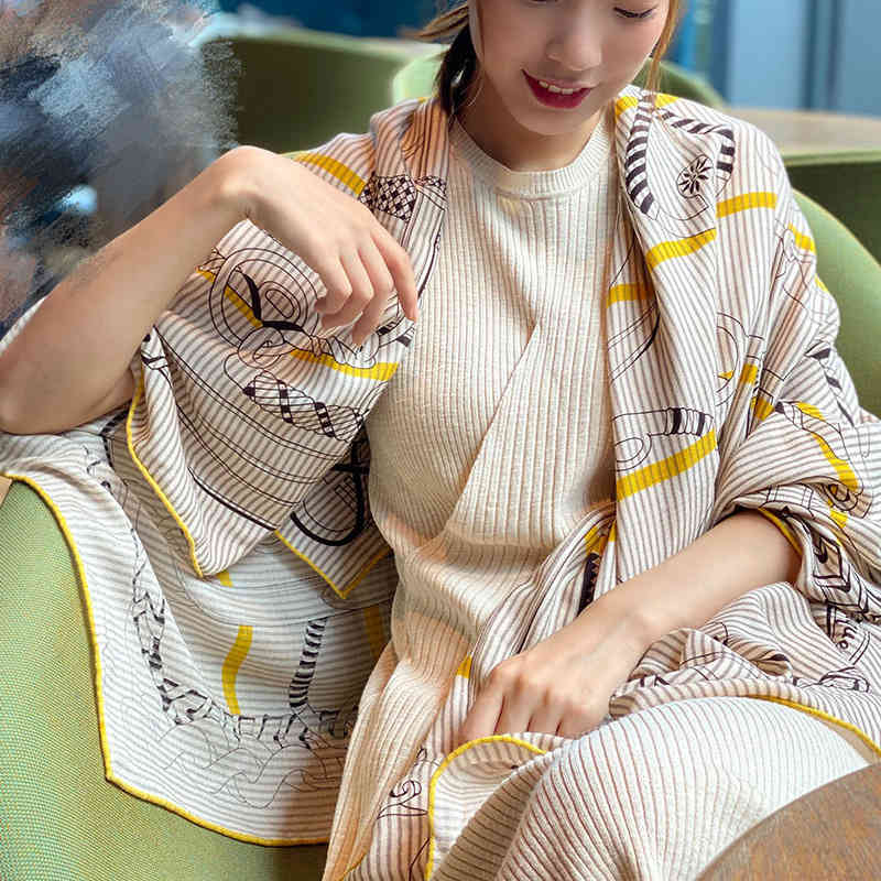 

Chain Print 100% Natural Silk Shawl Soft Smooth 106*106cm Women Large Square Head Scarf Hijab