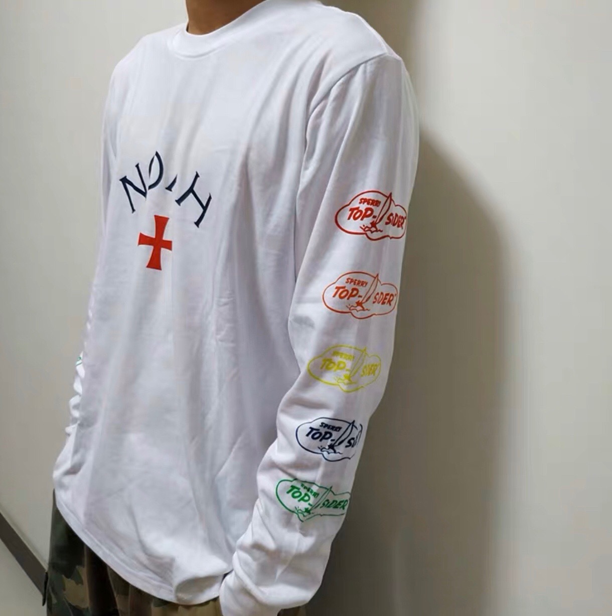 

Noah classic cross Expeditionary Army long sleeve men and women lovers loose sailing graffiti arm print bottomed T-shirt L2QP, White;black