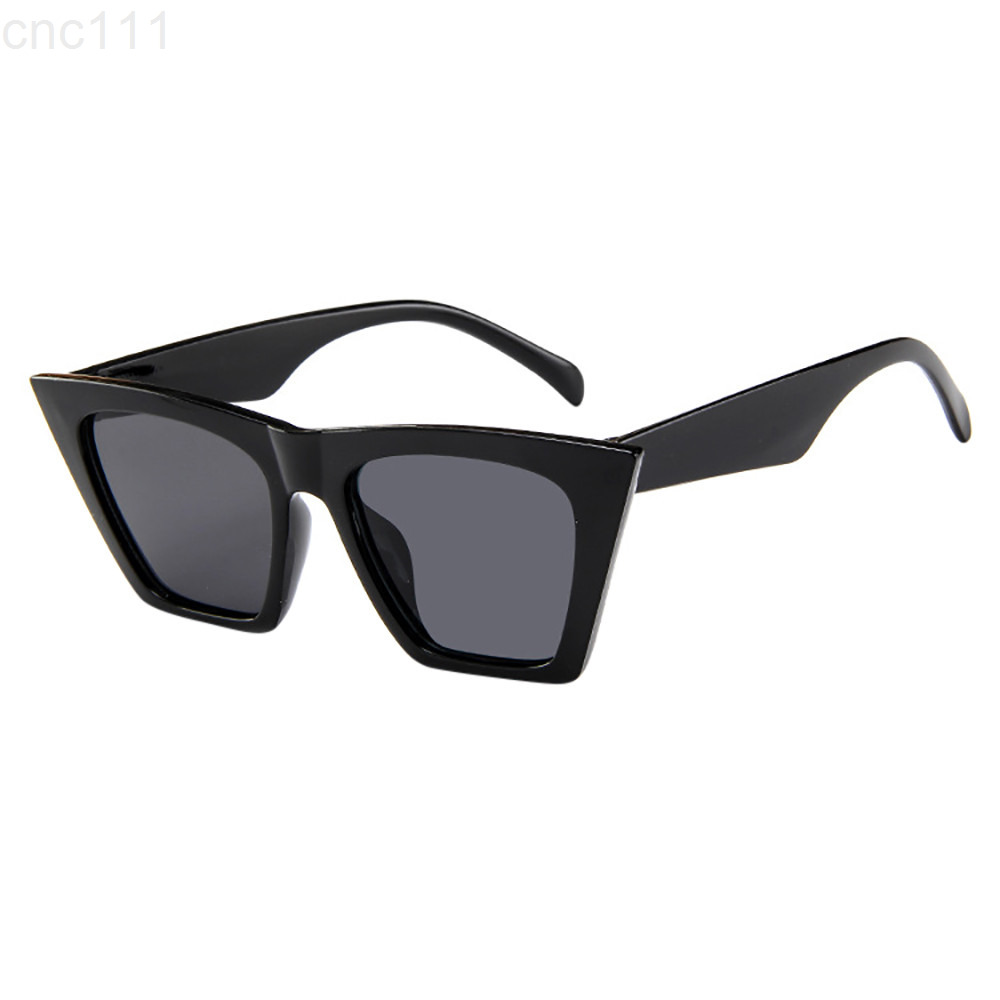 

Ladies Oversized Retro Cat Eye Sun Glasses Fashion Sunglasses Women Vintage Metal Mirror, White;black
