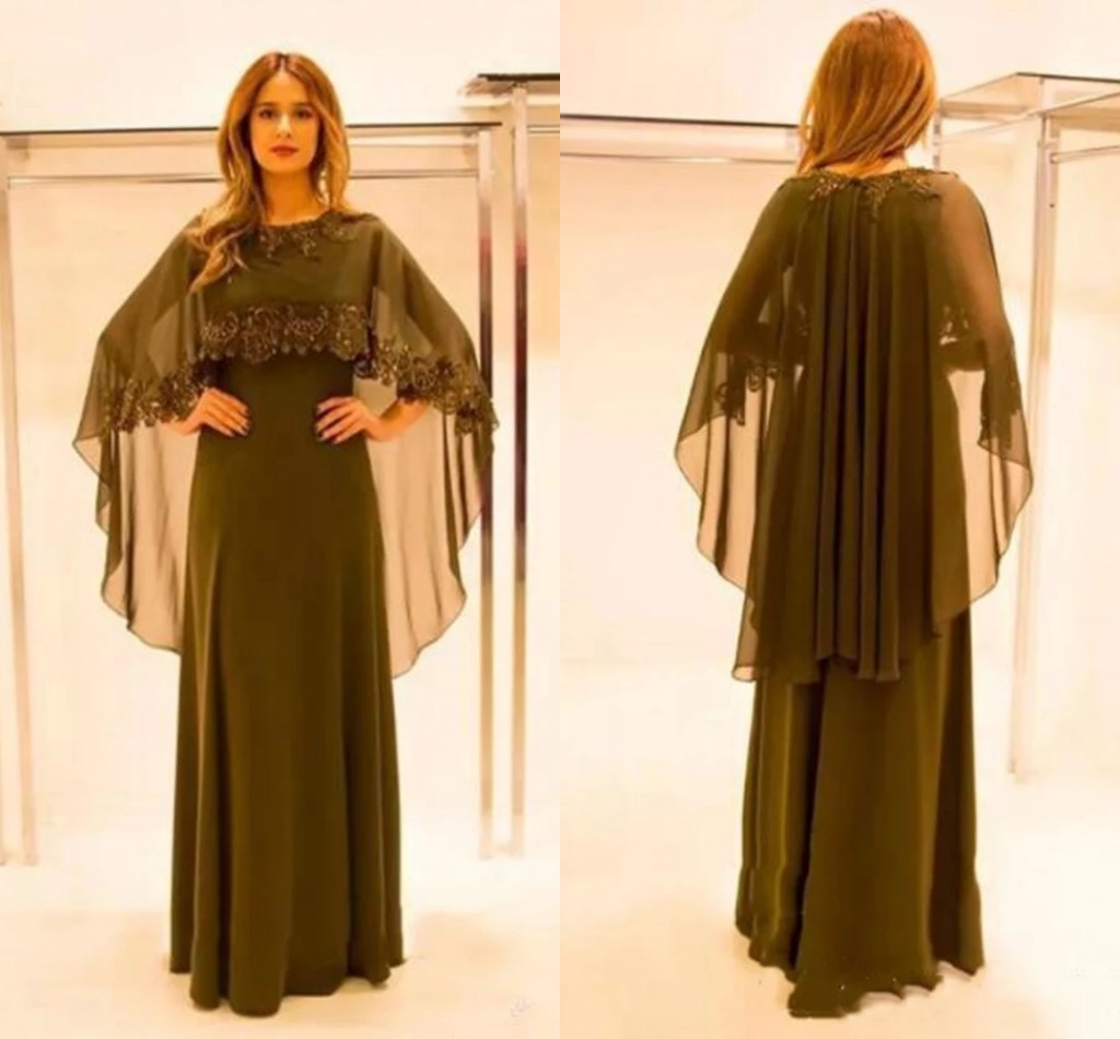 

Unique Neck Designer Mother of the Bride Groom Dresses 2022 with Illusion 3/4 Sleeves Chiffon Lace Applique Empire Ruched Zipper Long Evening Party Prom Dress