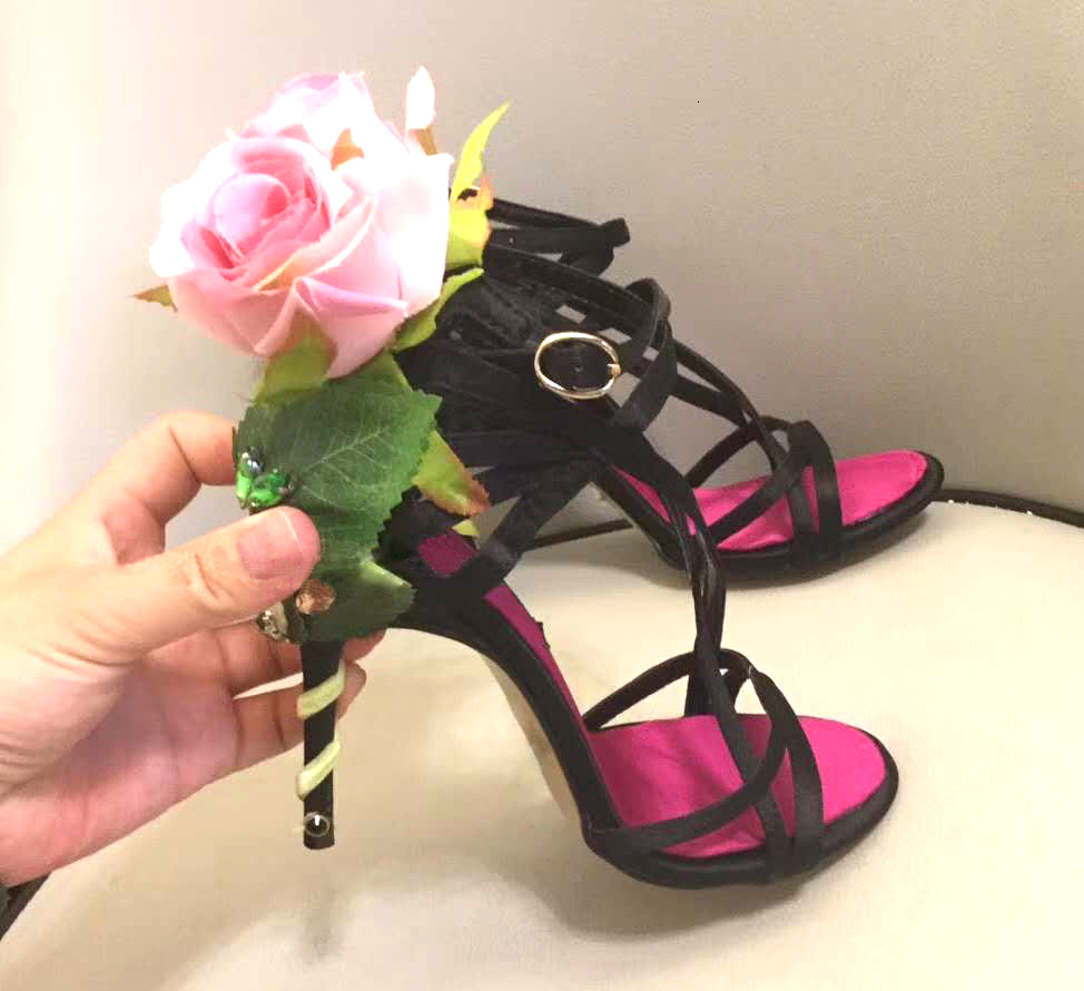 

Sandals Verão Beleza Da videira da Flor Strass Sandálias Salto Noiva Cetim Com Tiras Entrelaçadas Zapatos Mulheres Gladiador Bling 1869, 1# shoe box