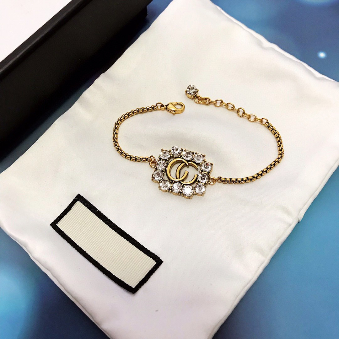 

letter Pearl White Diamond Bracelet women's fashion hand jewelry bracelet Fine Jewellery for sale