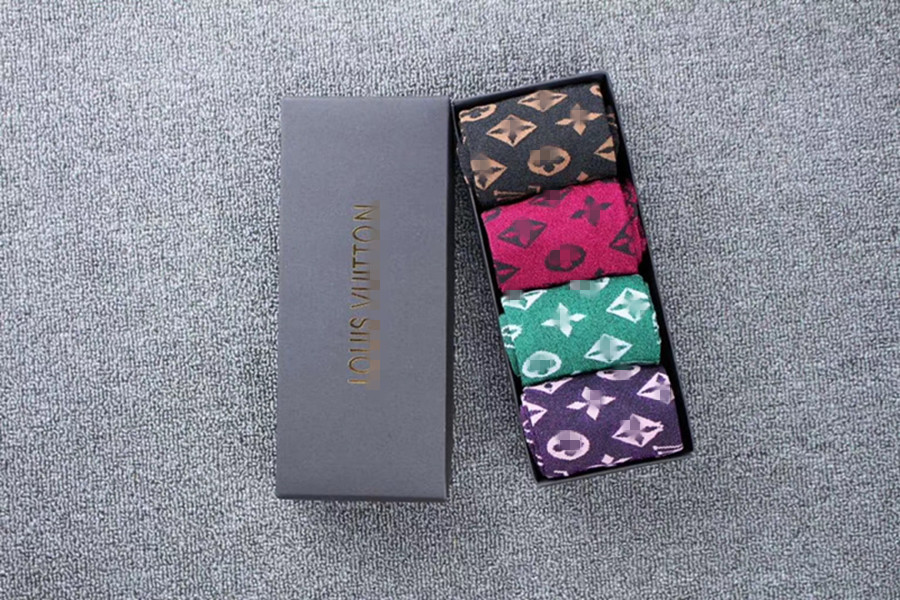 

Wholesale custom, 200 stitch PC cotton socks, comfortable stylish street style alphabet sports basketball, 4 pieces/box for man/woman, Black