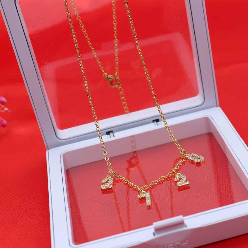 

Pendant Necklaces Personalized Name Necklace Stainless Steel Number Plaque Accessories Mom And Dad Couple Gift, Silver