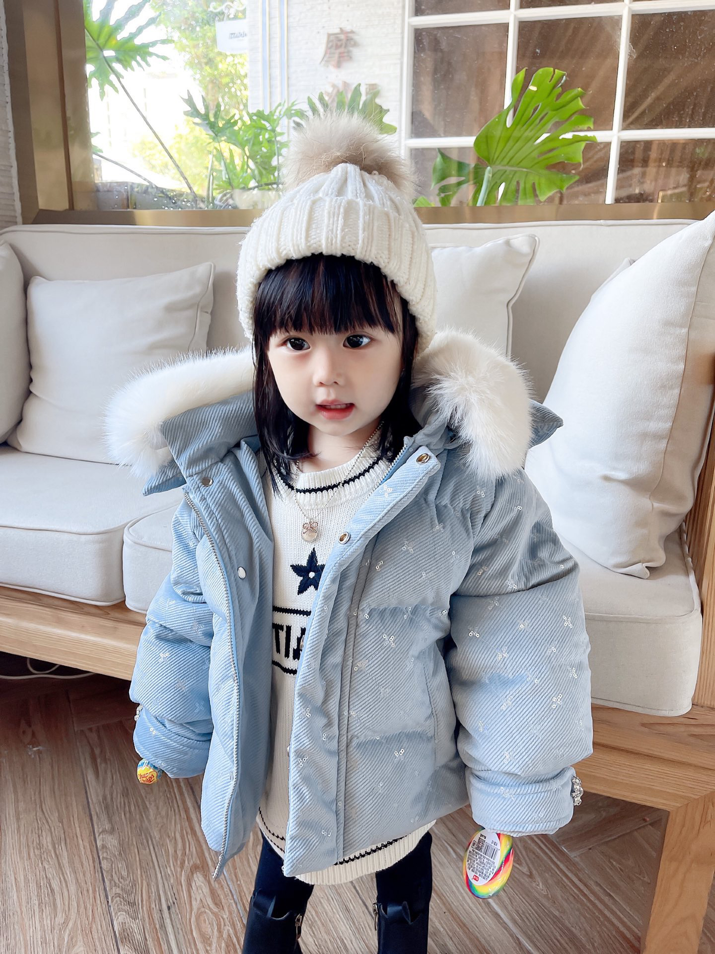 

Cute Girls light blue down Coat winter Kids Girl Thickening Hooded coat Sequined Outwear Children's waterproof Coat, As show