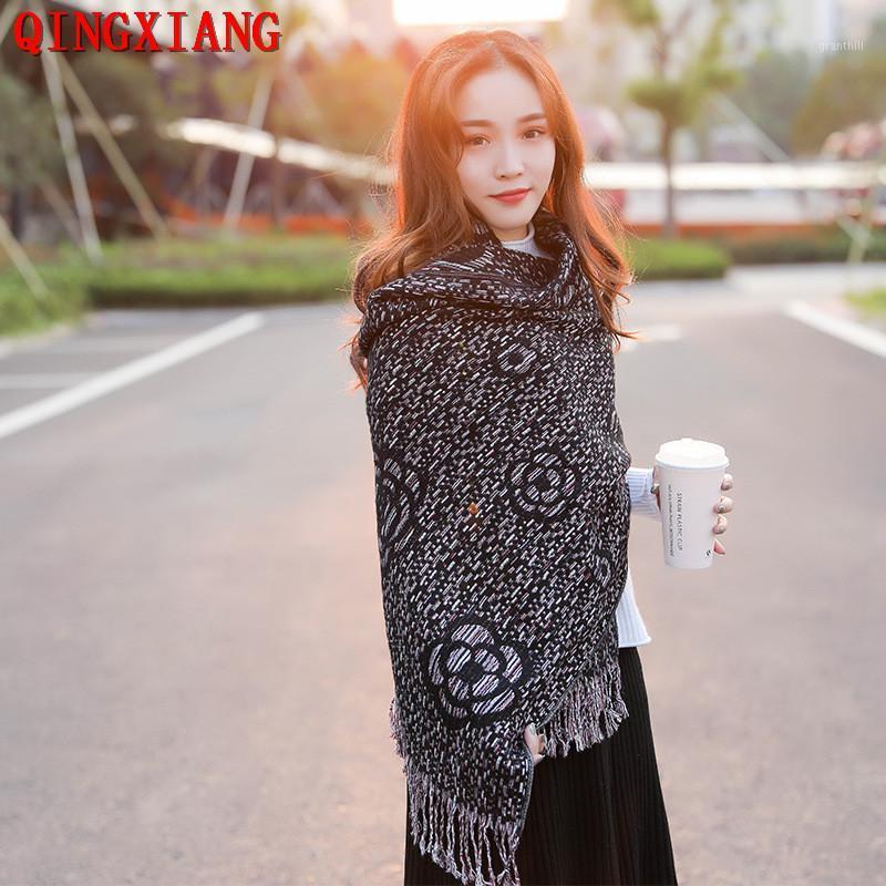 

Scarves 2021 Autumn Jacquard Weave Floral Ring Scarf Female Thick Faux Cashmere Outdoor Shawl Tassels Women Warm Wrap, Blue;gray
