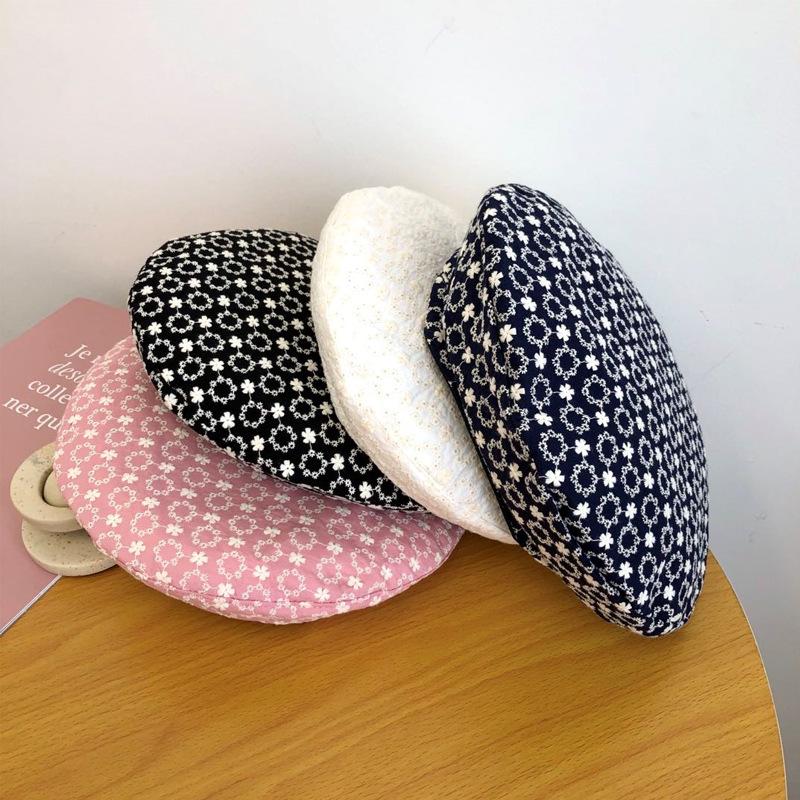 

Berets Women's Hat Embroidered Small Round Flower Beret Spring And Autumn Versatile Painter's, Black