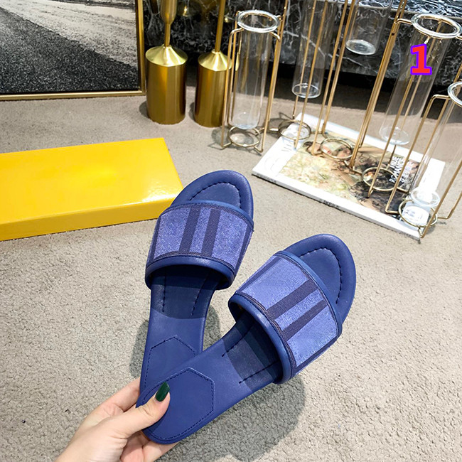 

Large size 35-43 5 colors Designer woman slippers fashion Beach bottom luxury platform Alphabet lady Sandals Leather High heel