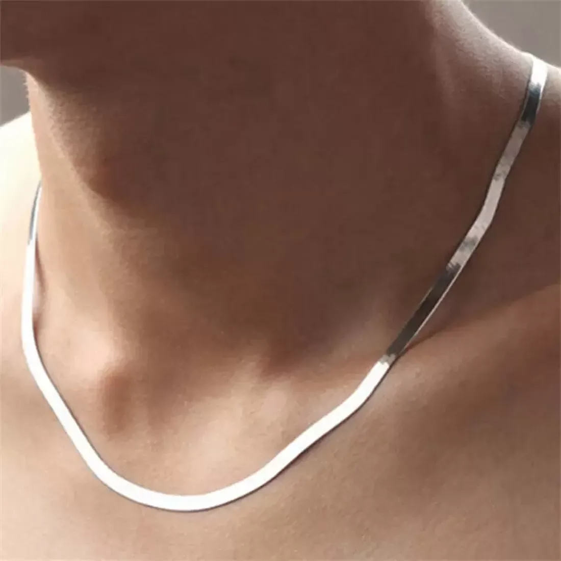 

Genuine high quality silver necklace Men Ms Short paragraph clavicle Blade chain fashion Nightclubs accessories Flat chain 45CM 2308 Q2