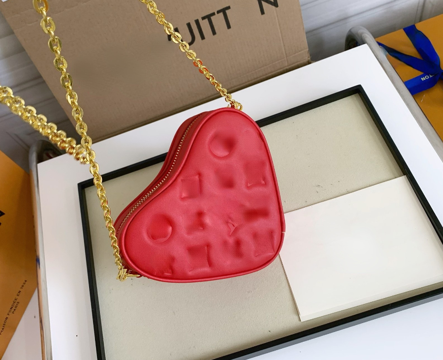 

Fashion Designer L Women's Red Leather Crossbody Shoulder Bags Heart Shape Mini Bag