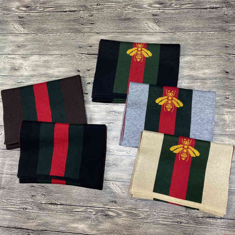 

new little bee color matching Stripe Men's women's universal black and white two-color double-sided warm scarf Bib