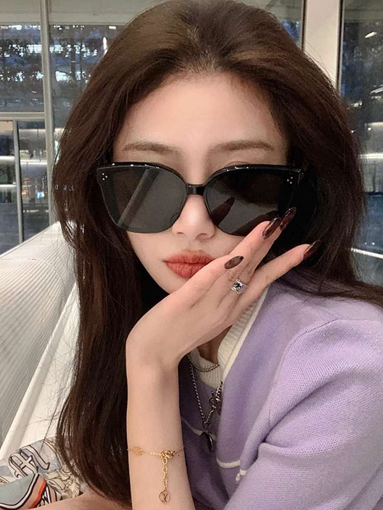

Women's 2021 new Korean high-end fashion Sunglassquality-4, White;black