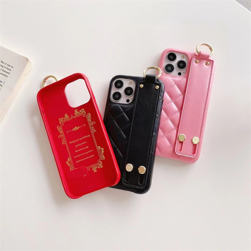 

Fashion Cases For iPhone 12 13 11 Pro Max X XS XR alphabet pattern phone case shell hard back cover with wristband Hot, Black no l o go