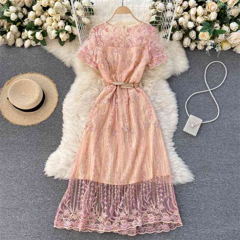 

High Quality Pink Embroidery Long Dress Women Summer Elegant O-neck Short Sleeve Leaf Slim Party With free Belt 210602