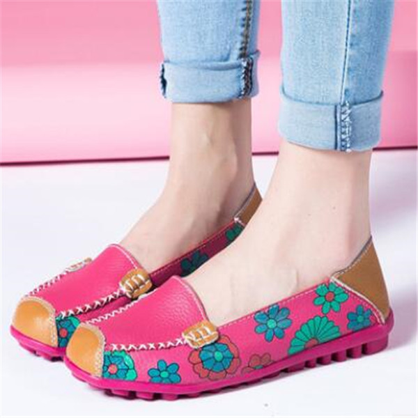 

2021 casual mother shoes soft surface comfortable printing ladies flat leather shoe women peas single