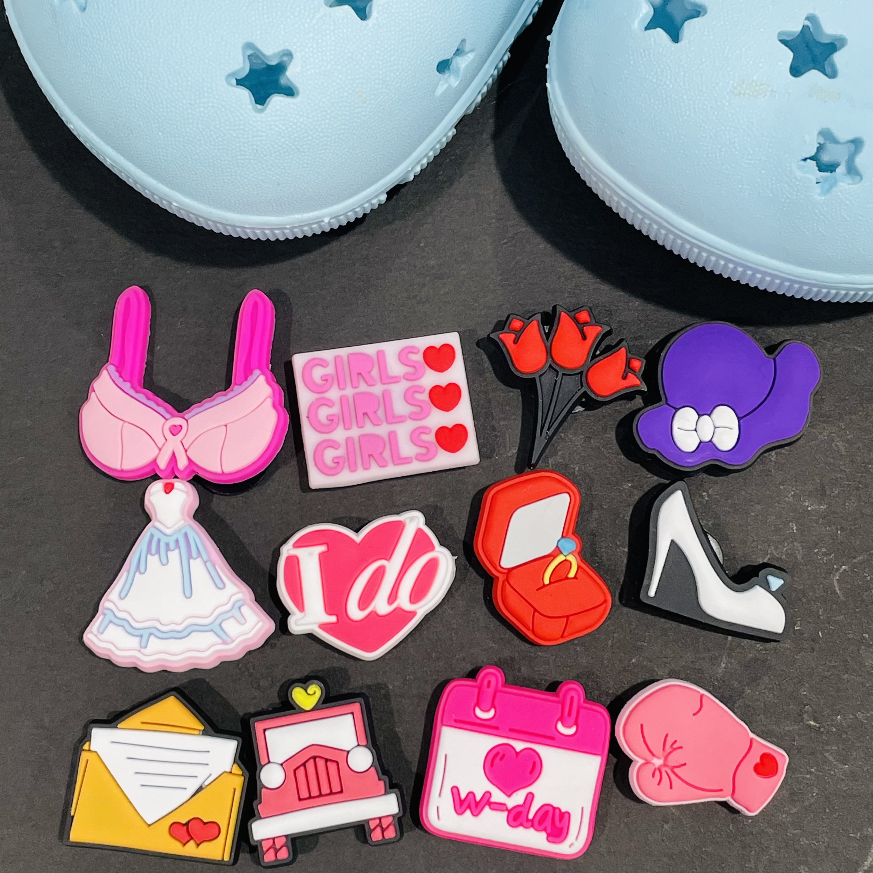 

Wholesale 100Pcs Cute Bad Bunny Wine Rose Pink PVC Shoe charms Shoecharm Buckles Decoration Accessories Plastic ornaments Jibbitz for Croc shoes Fit Bracelets