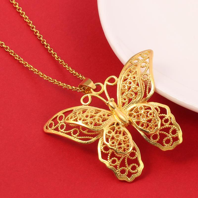 

Pendant Necklaces Double-layer Hollow Butterfly Necklace Shining Luxury Look Carved Charm Chain Alloy Jewelry For Women