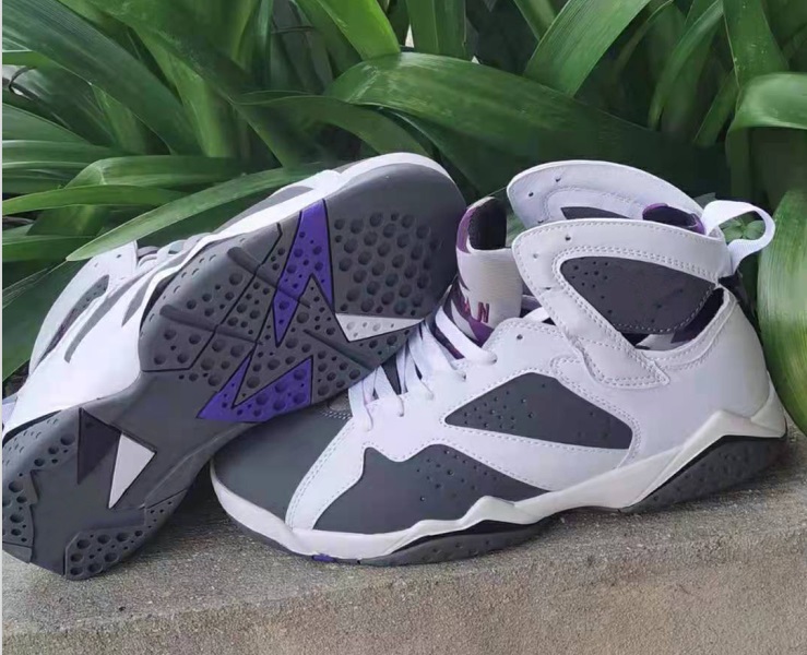 

7 Flint Jumpman Man basketball Shoes CU9307-100 7s Retro White Grey Black Varsity Purple Sports Sneakers size7~13