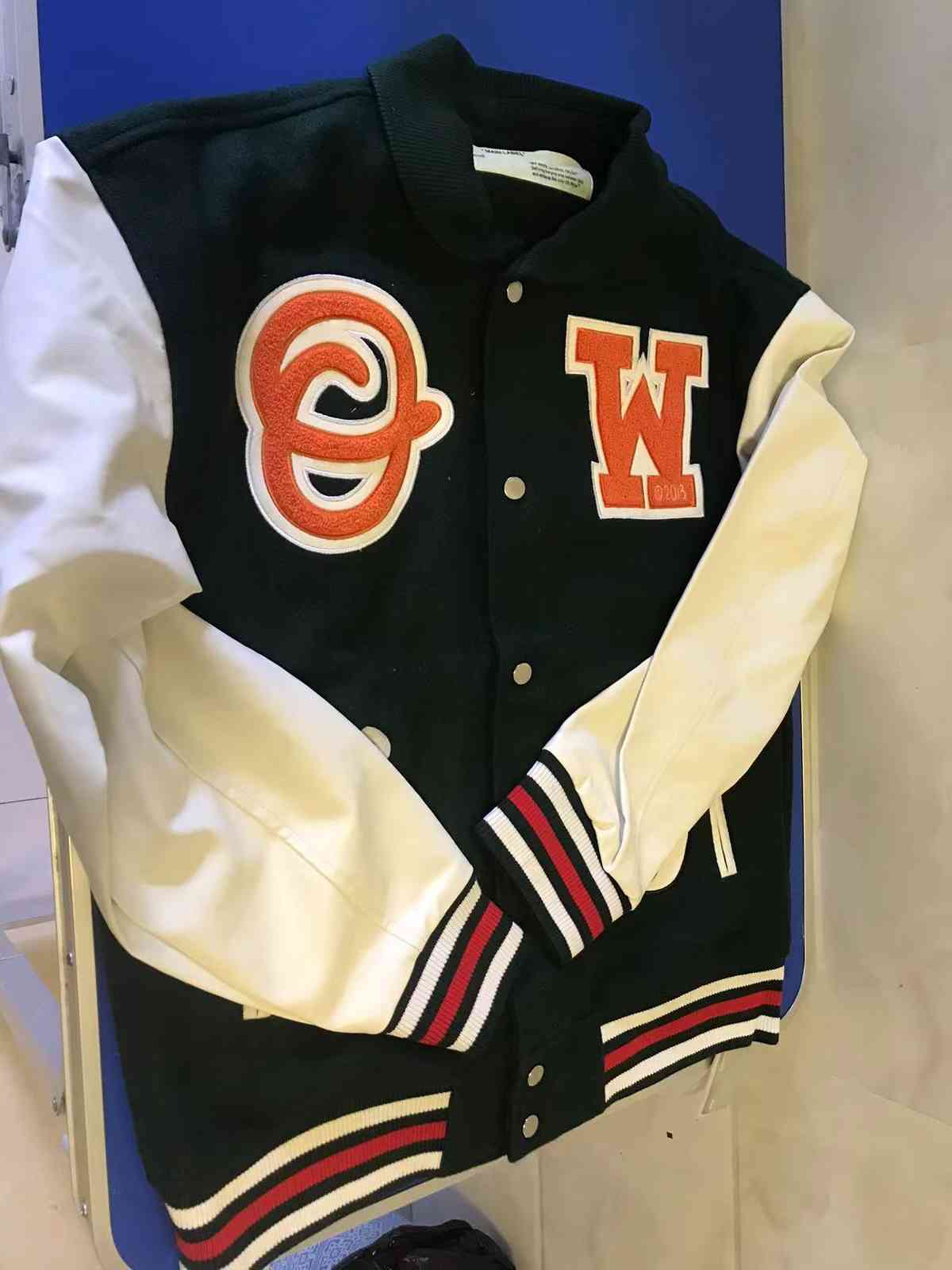 

Autumn/winter new men' jacket Youth Style fashion embroidery 99 digital arrow print clothes color match baseball jacket, Illustration