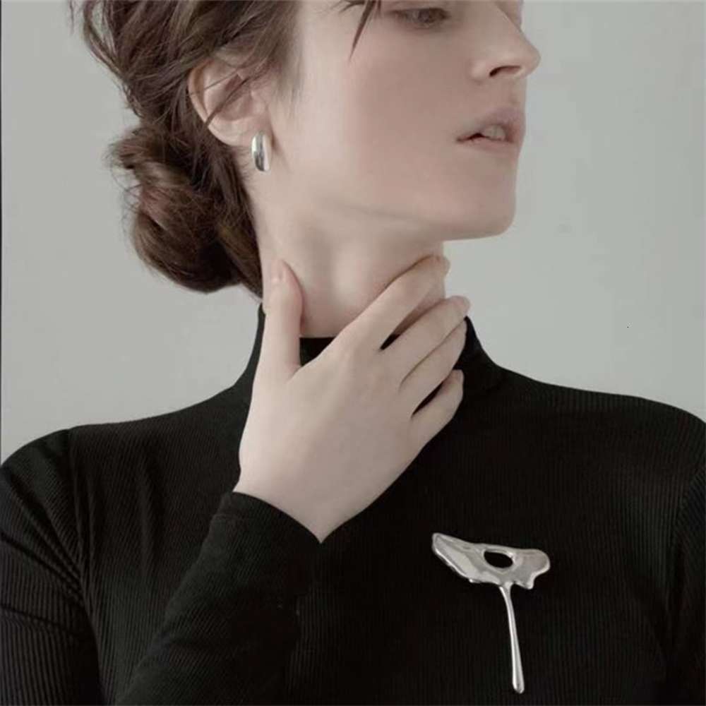 Ins geometric personality metal Brooch women&#039;s suit jacket pin accessories gold plated fashionable Badge-image-695386618