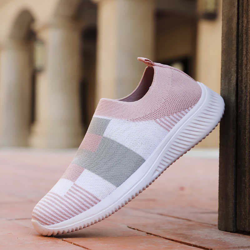 

Lente Vrouwen Mesh Sneakers Vrouwen Schoenen Causale Gevulkaniseerd Vrouw Mode Gebreide Platte Dames Slip On Comfort Vrouwelijke Plus Size