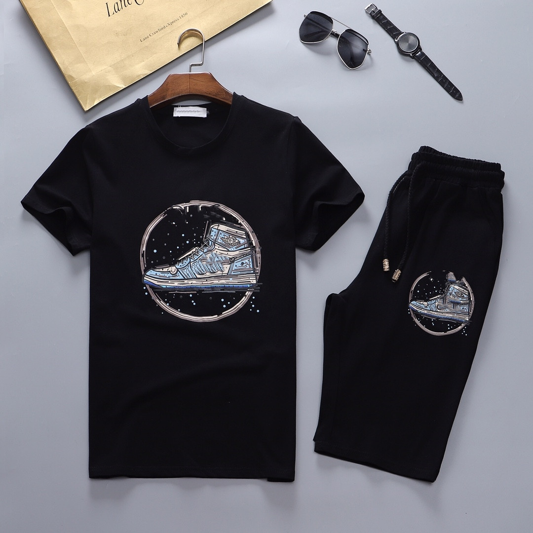 

2021 Summer Luxury Design Tracksuit Sweatsuit Set Mens 2PC Short Sleeve Sporting Suit Tracksuits Men Outfits Jogging Sweatshirts Two Piece T, Gray