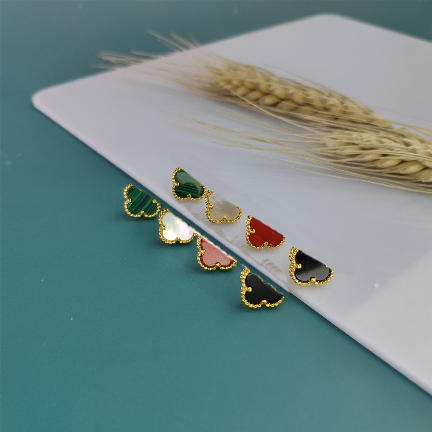 

Jewelry Ladies Stud Earrings Love rings Pendant van Necklaces Screw carti Bracelet Party Wedding Gift Fashion Luxury cleef designer[w