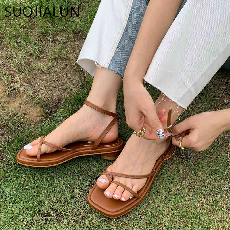 

SUOJIALUN 2021 Summer Women Sandal Shoes Low Round Heel Narrow Band Gladiator Casual Sandal Ladies Casual Outdoor Beach Slides K78, Black