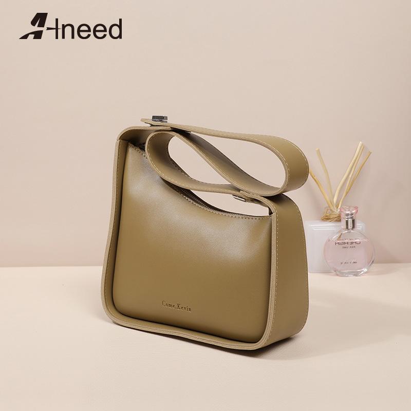 

Evening Bags EPMKER 2021 Fashionable Purses And Handbags Luxury Designer Halfmoon Shoulder Bag Brand Cute Side Rivet Little, Beige