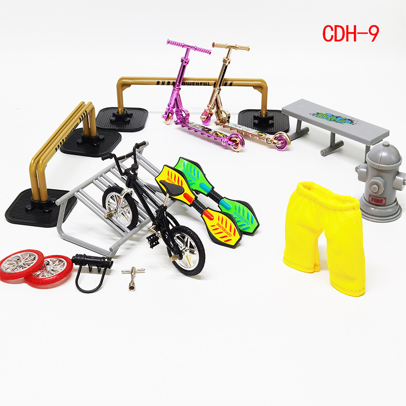 

2021 Alloy Finger Scooter with Mini Scooters Tools and Finger Board Accessories Mini Skateboard Finger Toy for 3+ Years Old Kid