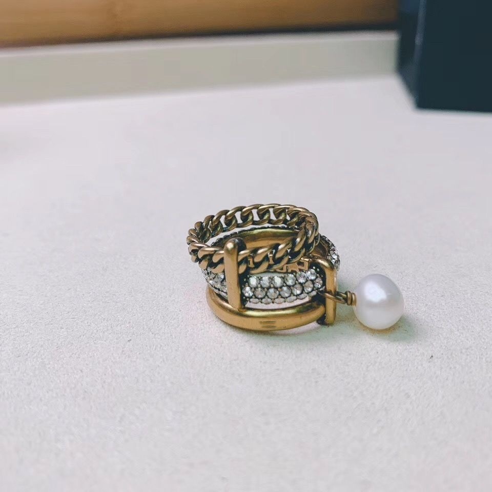 

Design jewelry D's three-layer pearl letter female ring hand personalized alternative jewelry