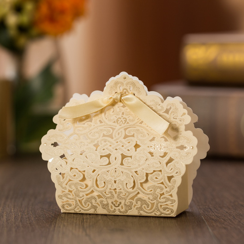 

2022 Wedding Favor Holders Gold Laser Cutting Hollow Out Candy Boxes Business Halloween Birthday Party Supplies