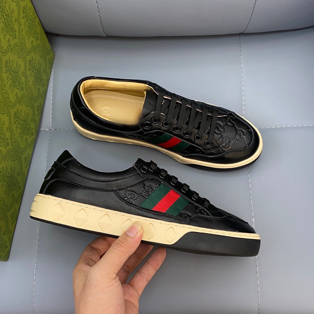 

High quality black mens designer shoes red green luxury fashion men sports sneakers shoe letter carved with box