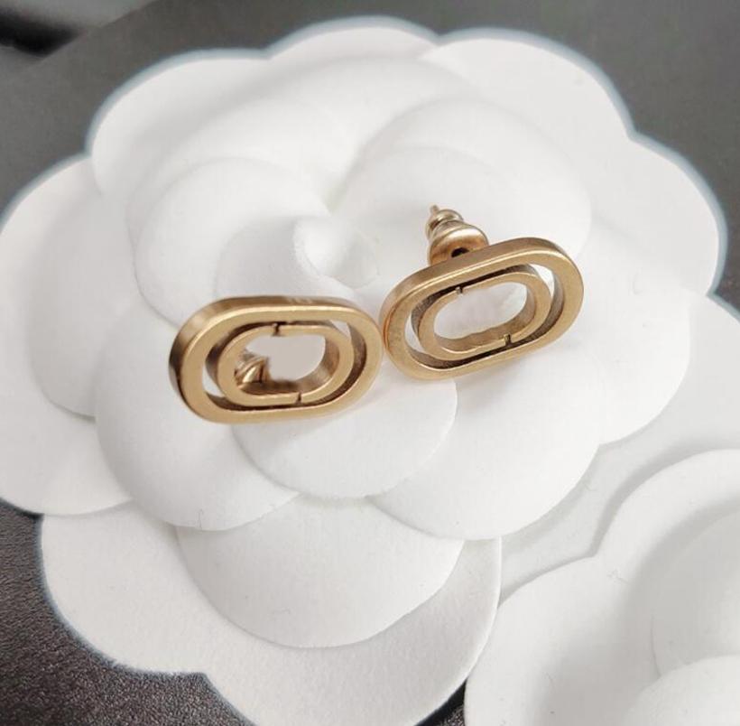 

No Box!!! Fashion Jewelry Women Designer Studs Earrings Top Quality Love Simple Retro Brass engagement Earring For Lady Gifts Wholesale