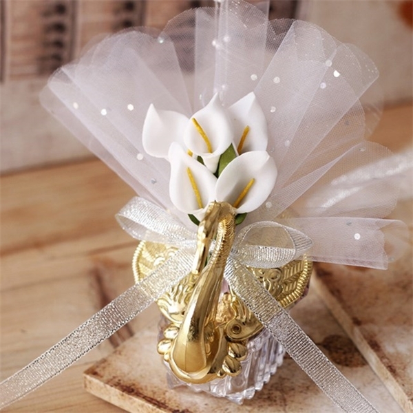

New Wedding Favor Boxes Acrylic Swan With Beautiful Lily Flower Wedding Gift Candy Favors Novelty Baby Shower Candy Boxes 24 set Y0712