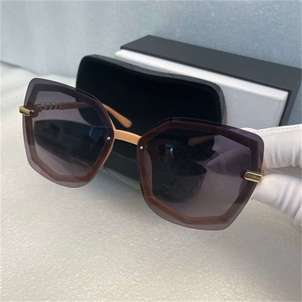 

Highend accessories Women Sunglass new quality top brand sunglass with original box, Black