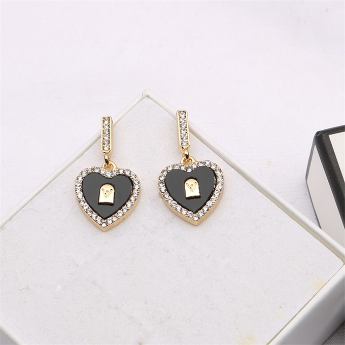 

Fashion earrings of V family in Chaohan East Gateu, Golden